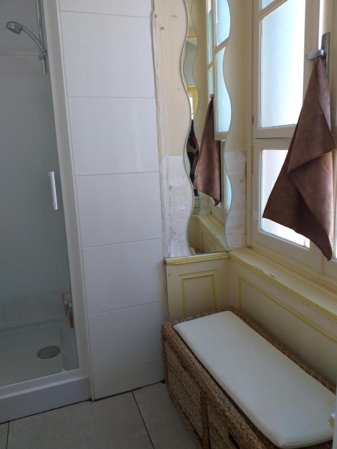 Appartement Les 3 couronnes à Granville Extérieur photo